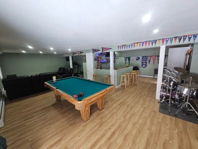 Spare bed room for rent Main Photo