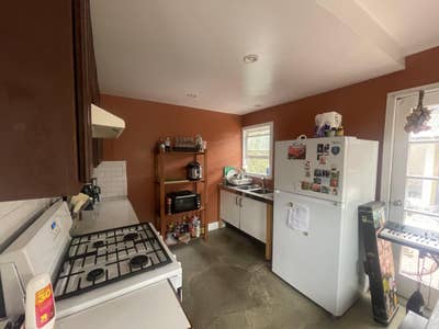 Room for Rent in Mid-Wilshire Main Photo