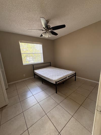 Room for Rent Main Photo