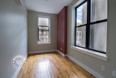 #860 3 bed 1 bath in Bushwick! Laundry on site! Av Main Photo