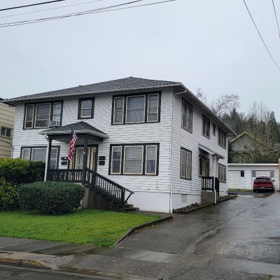 Cuteadorable 1 bedrmplex. New paint.  Bottom floor Main Photo