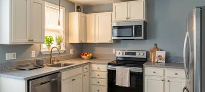 Live in Temple Hills Main Photo