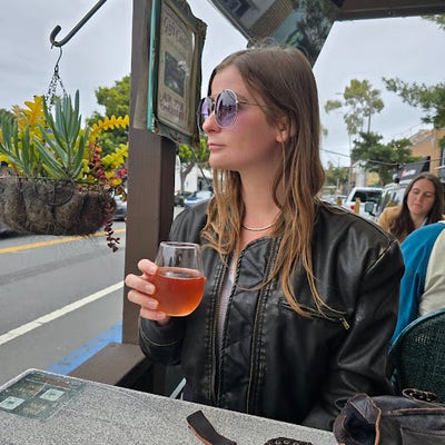 Responsible female looking for a room in 90292 Main Photo