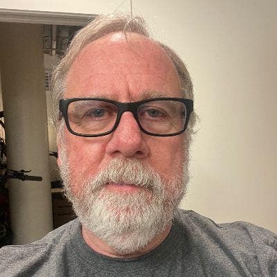 Professional Male seeks a small or large room Main Photo