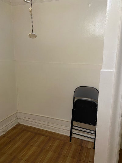 Room available mid April Main Photo