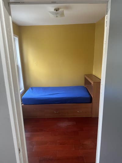 Quiet block room for rent  Main Photo