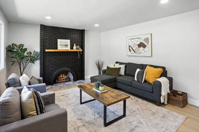 Private Room in Remodeled Sandy Home Main Photo