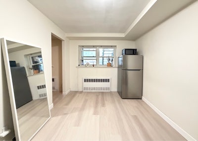👍 Budget 1 Bedroom! Top-Convenient Location! Main Photo