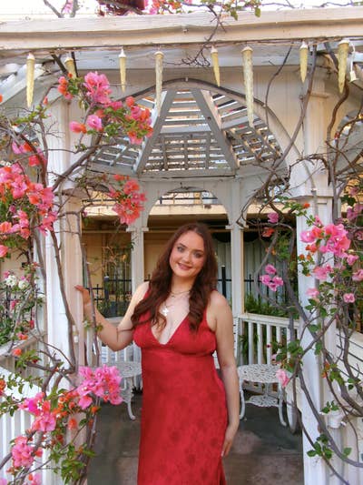 Responsible woman looking for Laguna Beach room Main Photo