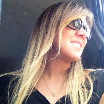 Responsible woman looking for room in Redondo Main Photo