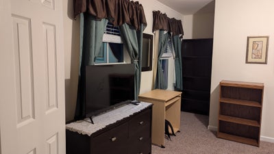 One to both rooms for rent  Main Photo