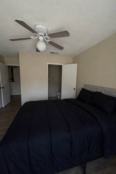 Room for rent  Main Photo