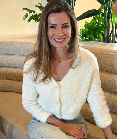 Female 41 looking for a room in West LA now Main Photo