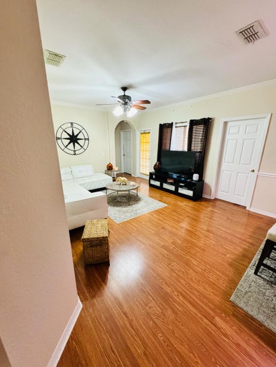 Beautiful Fully Furnished Master Bedroom for Rent Main Photo