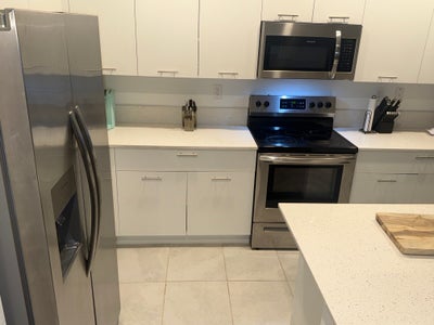 Private Room for Rent – Clean Modern Home Main Photo