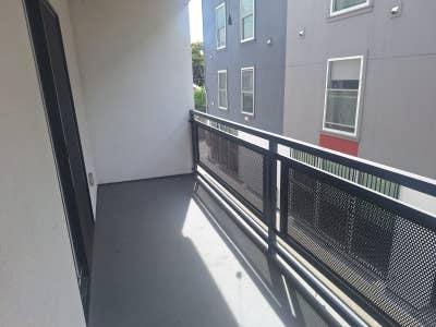 Suite Private Bathroom and Balcony Near Usc a Bmo  Main Photo