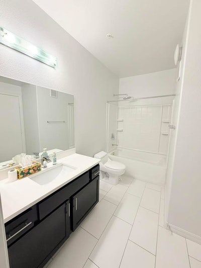 Room 4 Rent with own bathroom.  Main Photo