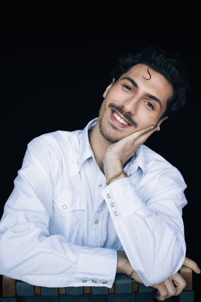 Looking for a room and bath in Los Angeles Main Photo