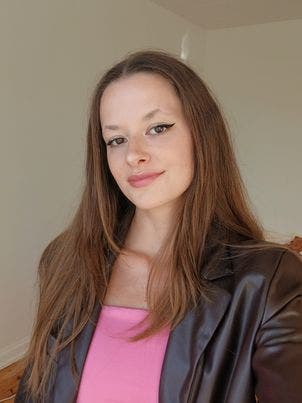 Female student looking for Los Angeles room Main Photo