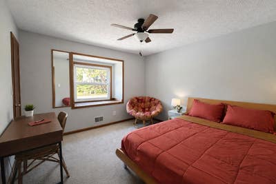 Private Room in Sunny 3/2 Lawrenceville Home Main Photo