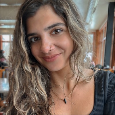 Professional Female seeks a small or large room Main Photo