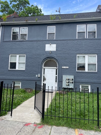 2 bedroom with den available  Main Photo