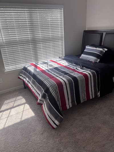 Room for Rent  Main Photo