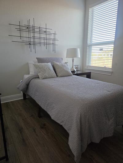 °•○●Modern Furnished Room & Private Bath°•○● Main Photo