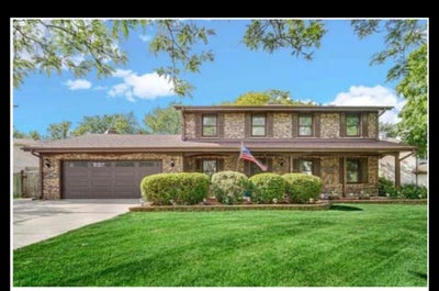 Single Room in 5 bed house in Addison Main Photo