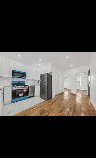 Bedroom available in Crown Heights Main Photo