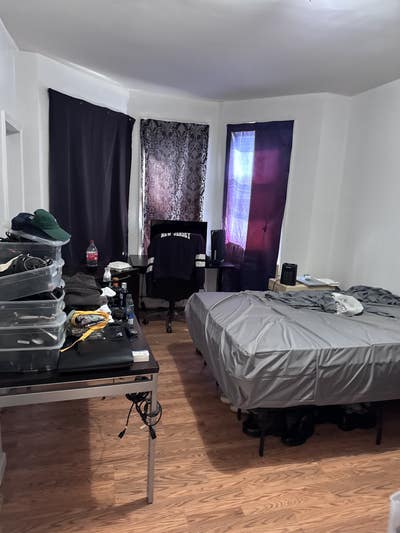 Master Bed/Private Bath in Apt. 3 Block to PATH Main Photo