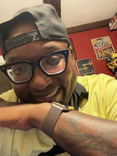 Professional Male seeks a large room Main Photo