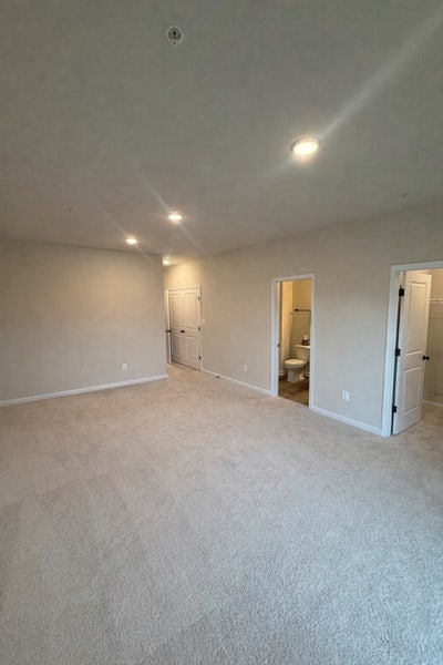 Private Basement Suite in Quite Frederick Townhome Main Photo