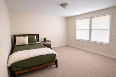 🏡 Furnished Room Available in Hopkinton Home Main Photo