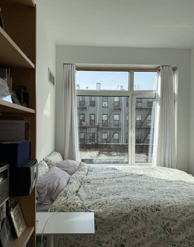 Greenpoint Room w/ Private Bathroom+Balcony, Pool Main Photo