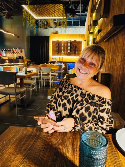 Quiet woman with cat needs room in Torrance Main Photo