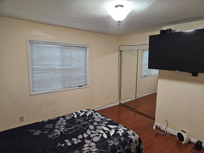 Master bedroom for rent in glendora  Main Photo
