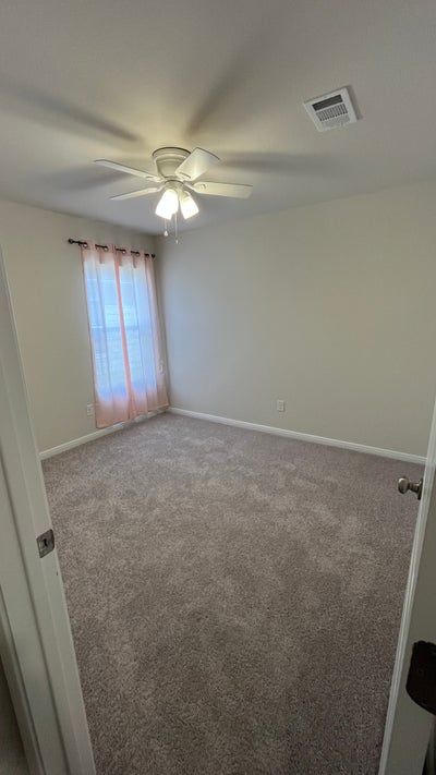 Room for Rent in Conroe - MONTH-TO-MONTH Main Photo