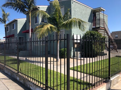 Room by USC, Metro, Museums & Coliseum Main Photo