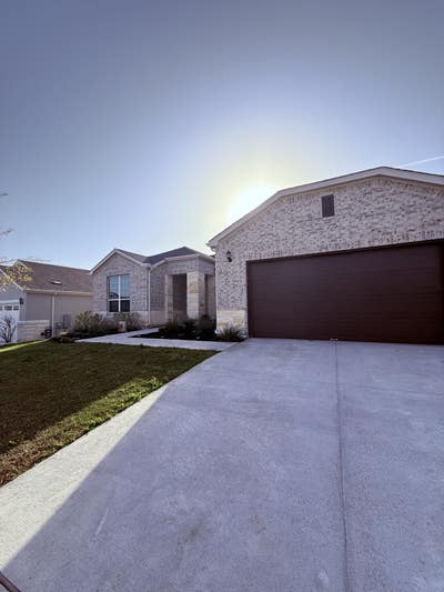 Spacious Private Room in Caliterra Home – Pool, Tr Main Photo