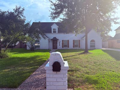 Spacious Ponderosa Forest Home Main Photo