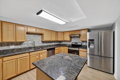  Modern CoLiving in Tampa |  Free Utilities & ️Fas Main Photo