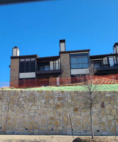 2nd Floor Condo with Marina view Main Photo