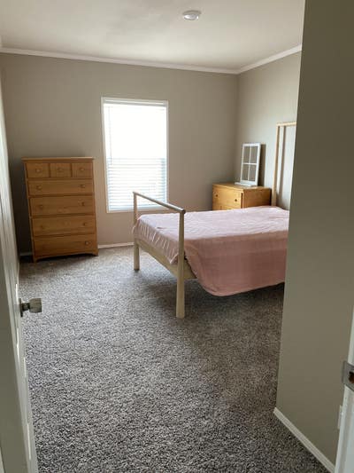 4BR 2B - Spacious Rooms - New Carpet Main Photo