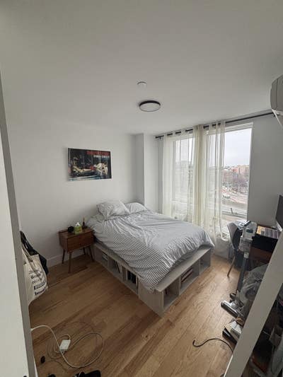 2 Bedrooms Available in a 3 Bed 2 Bath, New Build Main Photo