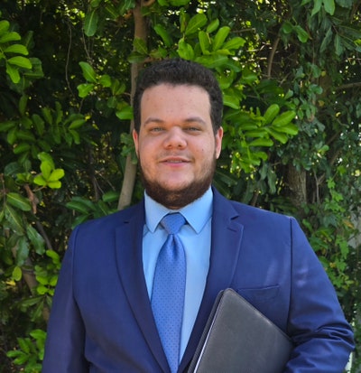 Professional Male seeks a small or large room Main Photo