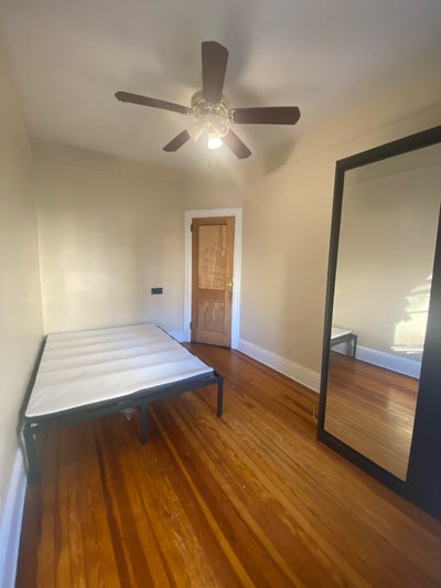 Room for rent  Main Photo