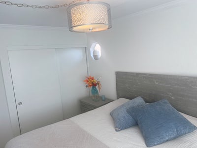 Cozy bedroom with a private bathroom Main Photo