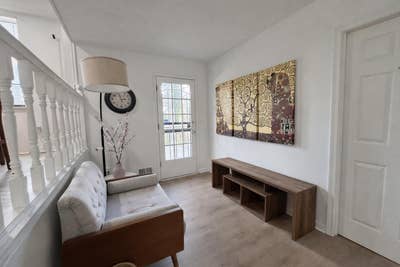  Clean, Quiet Rooms | All Utilities & WiFi Include Main Photo