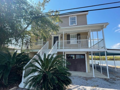 Room for Rent: Month_to_Month Lease! Main Photo